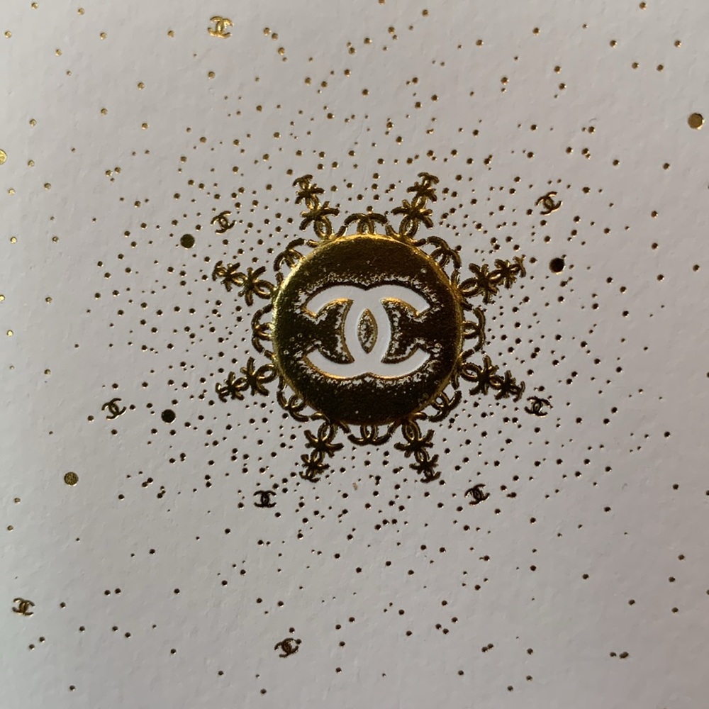 Chanel Gift Bag with filling - Picture 8 of 16